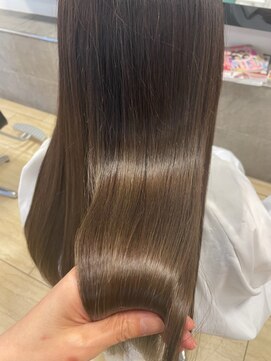 クララ トヨハシ(CLALA Toyohashi) オリーブベージュ×髪質改善トリートメント