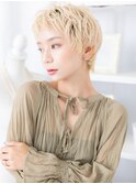 韓国風ハイトーンカラーオン眉ウルフマッシュショートパーマ20代