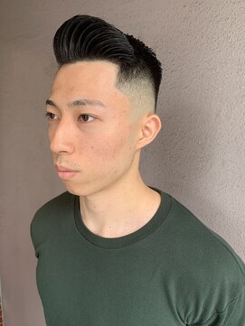 クオンヒール(QUON HEAL) 刈り上げセンターパートフェザーパーマサーフカール