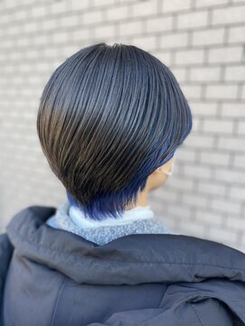 リア(Lia by KENJE) Lia&岡本拓朗　ハンサムショートのインナーカラー！？