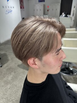オーシャントーキョー 渋谷(OCEAN TOKYO) ナチュラルセンターパートブロンドベージュ