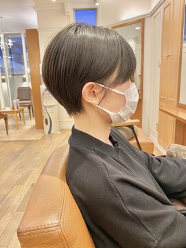 スニップ(Snip) 10代20代30代暗髪耳掛けくびれマッシュショートシースルーバング