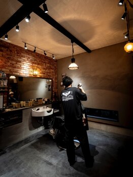 ブラックチョコレート(black chocolate)の写真/〈男性専門スタイリスト〉男性同士のマンツーマン施術で日頃の髪の悩みなど何でも相談してください◎