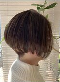 大人可愛いショート前下がり刈り上げボブ