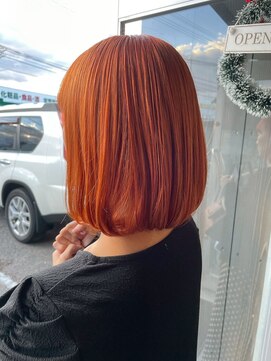 レンネ(Renee) アーモンドオレンジカラー×内巻きボブ