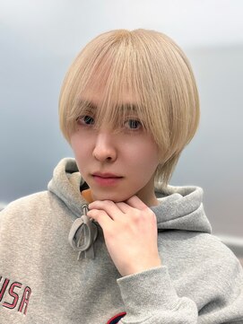 ジーナ 天神(Zina) ボブウルフ/ホワイトブロンド