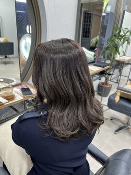 クラン(Chlan) 立体感ハイライトアッシュグレー