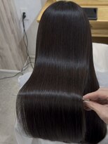 フォルメージ(formage) 広がり・癖毛に。地毛風ストレートで叶うシルク髪ロング
