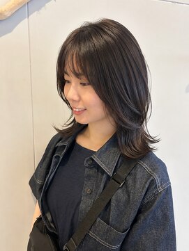 ニナル(Ninal) | くびれミディ × 触覚レイヤー