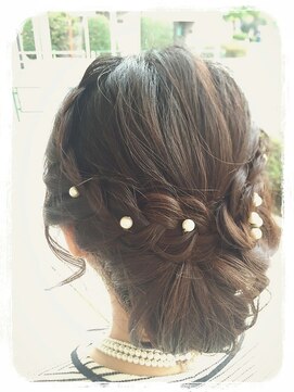 エイミーバイアフロート(amie  by afloat) amie by afloat 結城未歩のヘアアレンジ☆編み込み×パール