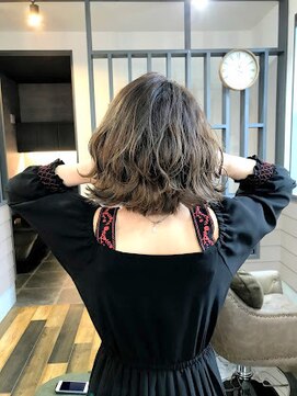 美容室 エイミー(H'Amie) 動きのある立体カラー☆。・＋