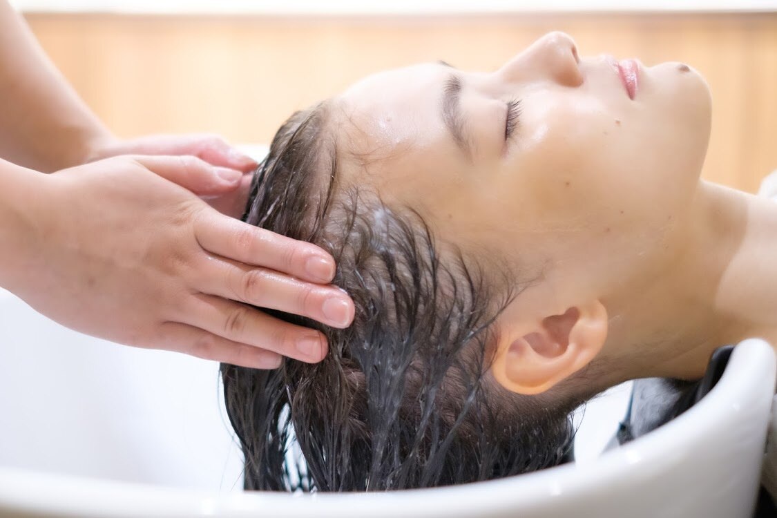 【人気No.1】小顔整頭術spa+カット+カラー+トリートメント\18000→16500