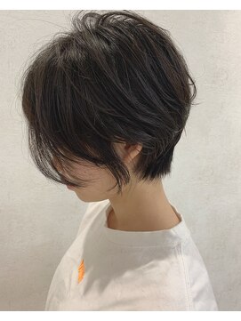 エレン(E L E N) くびれショート + パーマ