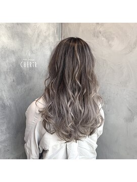 シェリール(CHERiR) 王道ホワイトグレーバレイヤージュ☆ブリーチ3回以上