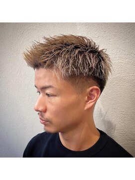 ビンゴ(BINGO) 1016プラチナグレージュハイトーンカラーモテ髪刈り上げショート