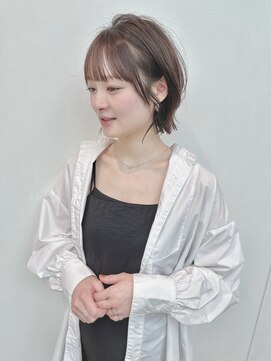 ステア ケース(stair case) 大人かわいい外ハネ前下がりボブミディアム耳かけ