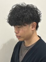 ヒュイル バイ ニアウ(Hwyl by Niau)&nbsp;メンズマッシュパーマ波巻スパイラルパーマニュアンスパーマ眉毛