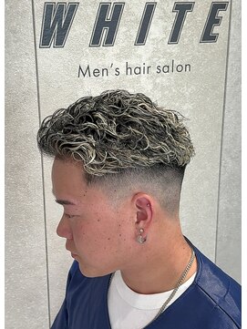 ホワイト(WHITE) 極道パーマ/短髪パーマ/スキンフェード
