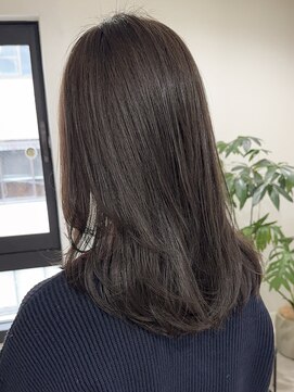 オリ 仙台(Oli) 着物ヘア/ダークアッシュ/ミディアムレイヤーカット/菅野恭平