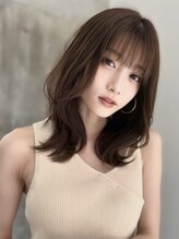 シア(XIA) 顔まわりレイヤー/くびれセミディ/シースルーバング/金山