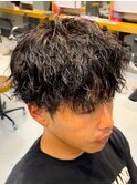 ツイストスパイラルパーマ×刈り上げマッシュで男らしさ◎
