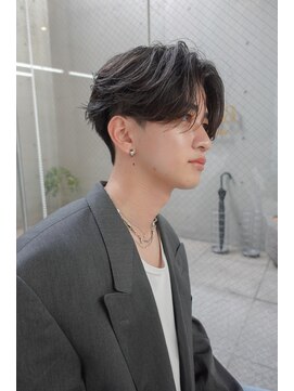 ピア ヤクイン(Pia Yakuin) センターパート/カルマパーマ