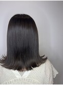 マットベージュ外はねボブ