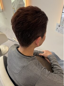 アクアブルー エスト(ACQUA BLUE est.) 刈り上げショート