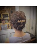 【ｋｉｍｉ】波ウェーブ編み込みヘアアレンジゴールドピン