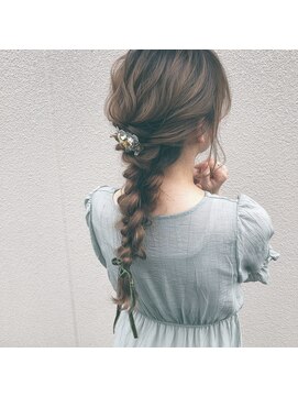 ザ シー 海老名(The C) [The C 岩崎] 大人可愛い編みおろしアレンジ◎