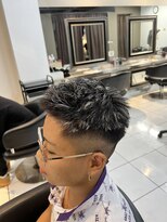 アイズ 海老名(AIZU)&nbsp;ツイストパーマ　金メッシュ　メンズカラー　フェード