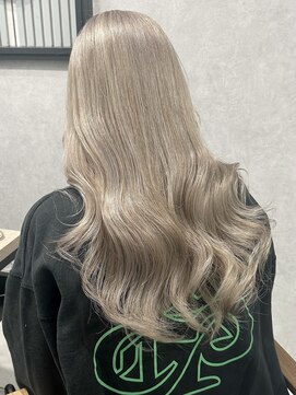 ロウル 渋谷(LOWRL) ホワイトグレージュカラー/ケアブリーチ/ダブルカラー