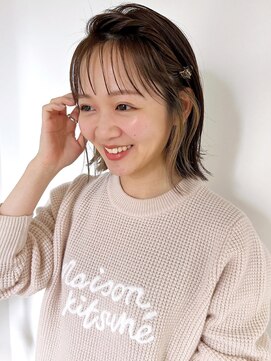 アム(amu) インナーカラー/外はねボブ/簡単アレンジ/イヤリングカラー