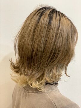 ナオシ トレス 富雄店(nao*c tres) くびれミディアムレイヤー10代・20代・30代