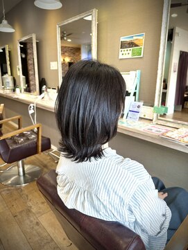 ヘアーメイクロージー 八軒店 (HAIR MAKE ROSY) ミディアムストレート外ハネボブ大人ショート切っぱなしボブ