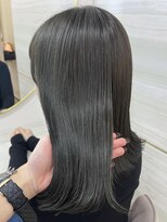 エルバイラビス 大宮(elu by lovis)&nbsp;《高橋亜美》オリーブグレージュ/艶カラー/大宮