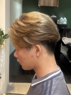 アトラクト バイ ラック 津田沼(Attract by LUCK) ミルクティーベージュ/津田沼/メンズパーマ/ハイトーン/ブリーチ