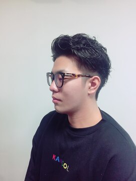 ビービースペースゼロワン(B.B SPACE01) ツーブロック/ビジネス/かき上げ/コンマヘア/ツイストパーマ