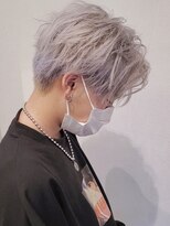 ヘアーアイスカルテット(HAIR ICI QUARTET)&nbsp;韓国マッシュ センターパート ホワイトシルバー