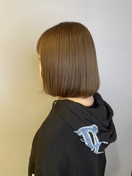 ブロッサム 東久留米店(Blossom) 20代30代40代前下がりストレート大人ボブリップライン