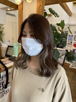 ギャラクシー ヘアードレッサーズ(galaxy hairdressers)&nbsp;イヤリングカラーホワイトグレージュ