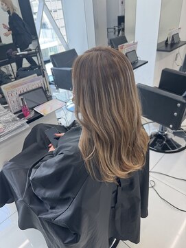 アライブ キチジョウジ(ALIVE Kichijoji) 白髪染めやめていきたい方におすすめハイライトカラー