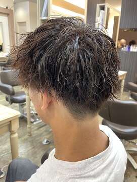 アルターリール(aL ter Rire) スパイキーショート/ブルーブラック/フェザーパーマ/中村郁未