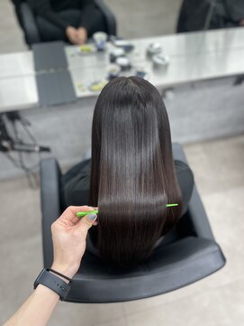 シンシア ドゥエ 新宿(CYNTHIA DUE) 【CYNTHIA/イリス】髪質改善/髪質改善縮毛矯正/髪質改善カラー