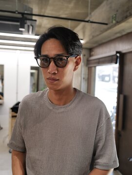 ダカー(dakah) オイルで仕上げる柔らかセンターパート