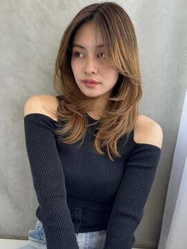 大人カジュアル×フェミニンレイヤー