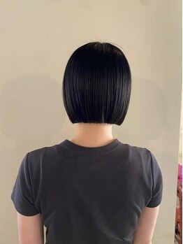 プロスタンセラの写真/ショートヘアは似合わせが重要!骨格や髪質を見極め、あなたの魅力を最大限に引き出すカット技術が自慢*