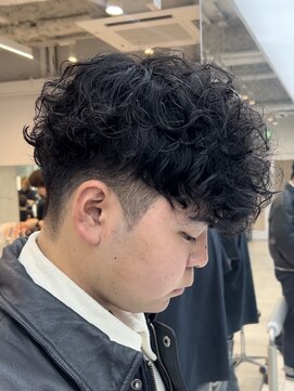 フィフスパーク(fifth PARK) 渋谷スペインカールラルフカール刈り上げ高めツーブロックメンズ