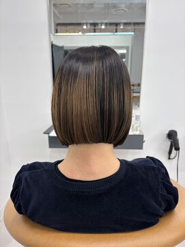 ウミ(Umi) 【hina/戸塚】プレイングカラー×ボブ