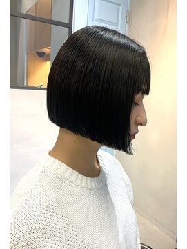 ヌイ 横浜(nui) ぱつっとボブ_黒髪クールショート
